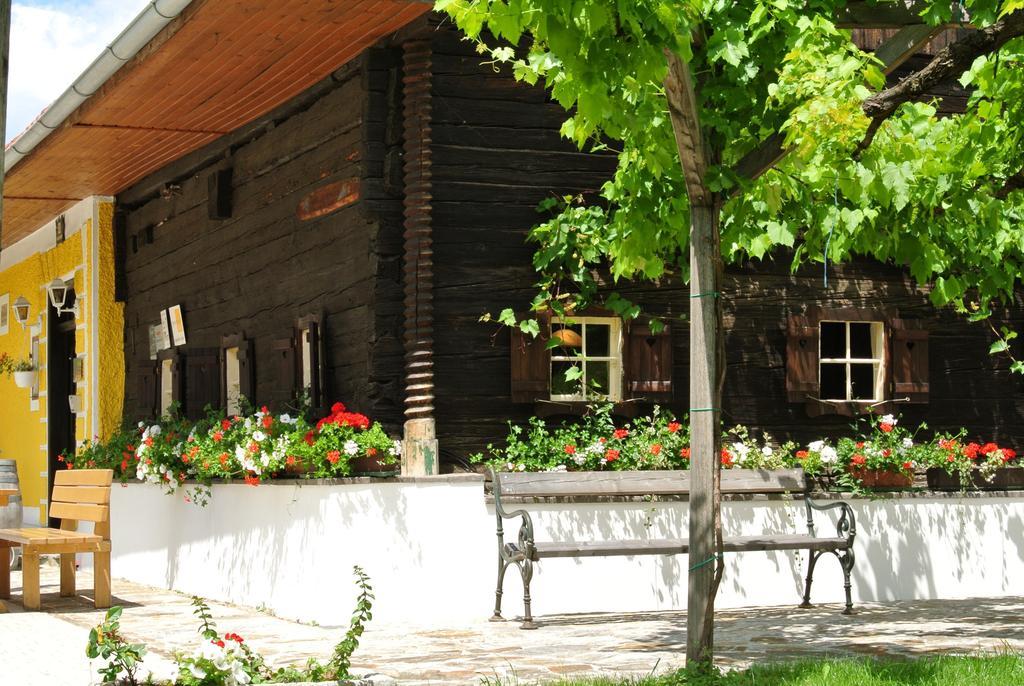 Weingut Primus Suedsteiermark Spielfeld Bagian luar foto