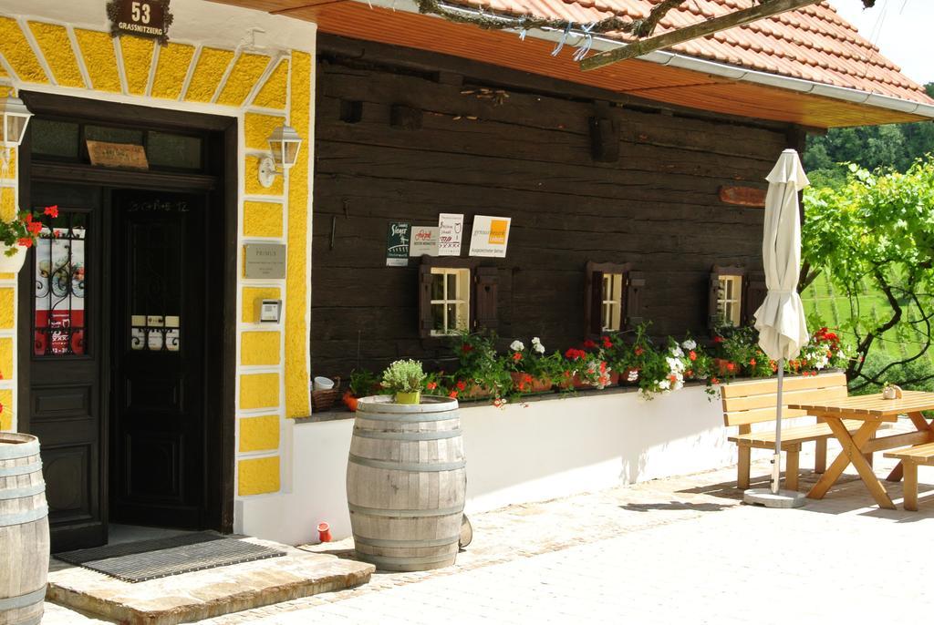 Weingut Primus Suedsteiermark Spielfeld Bagian luar foto